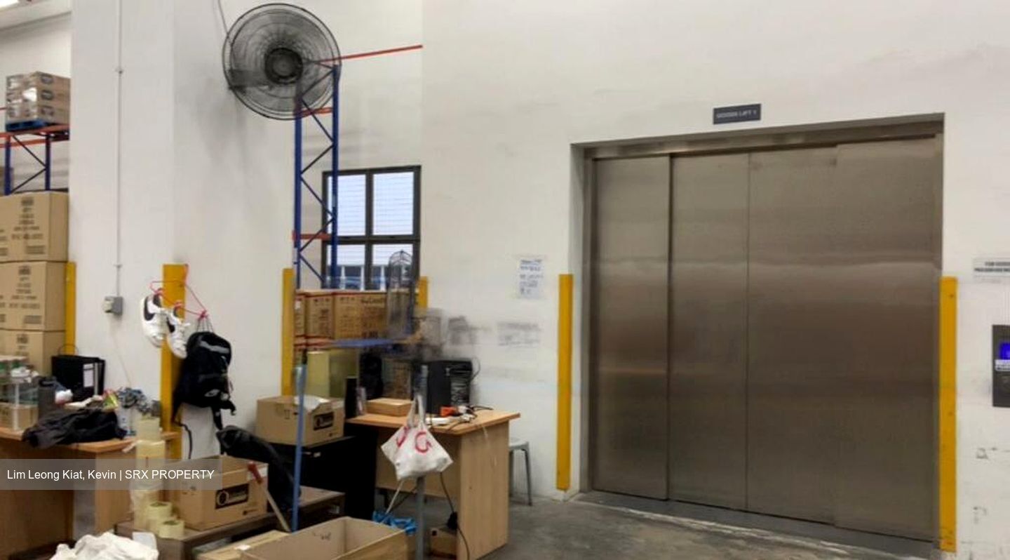 Form Industrial Building (D18), Factory #473989831